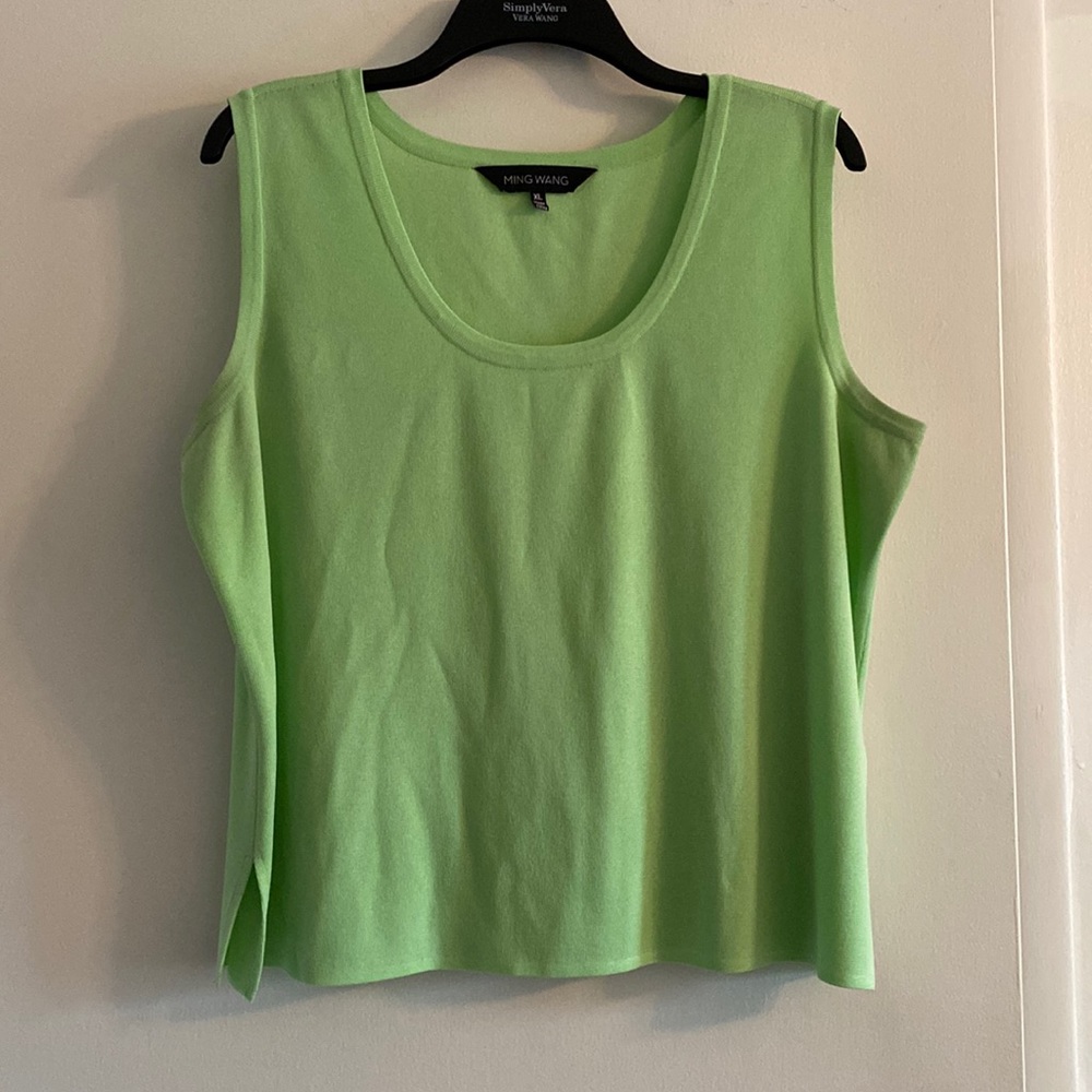 Ming Wang top. Green size XL. Excellent condition.